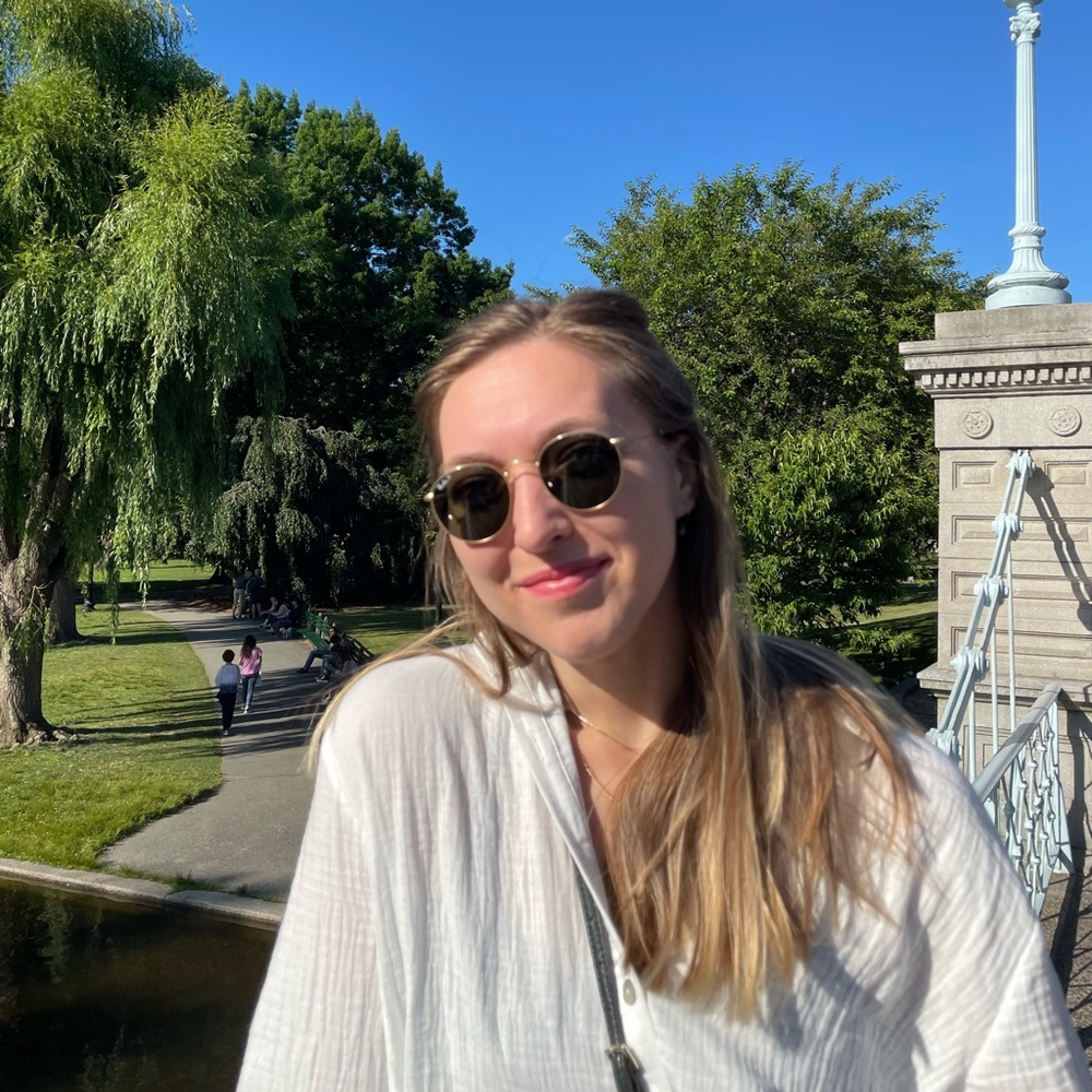 Meet your Posher, Lauren